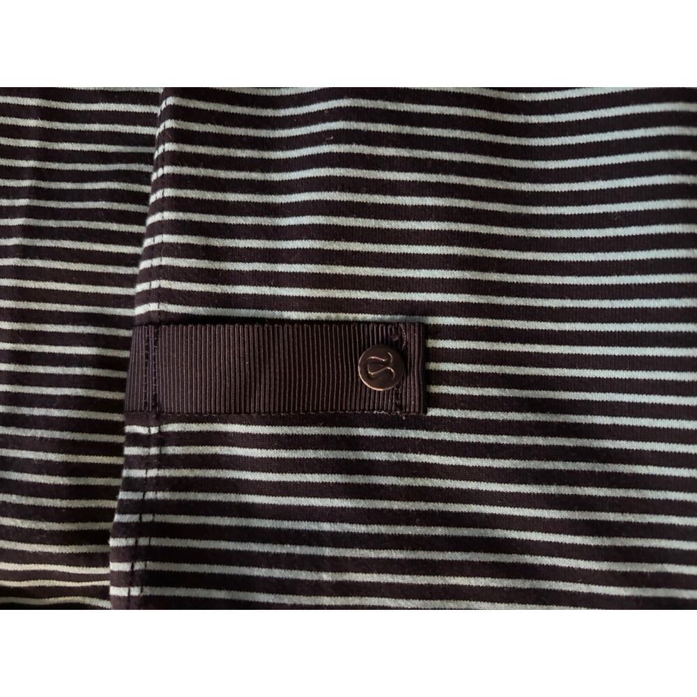 Lululemon Vinyasa Scarf Infinity Wrap Gray Stripe Black Snap Closure OS